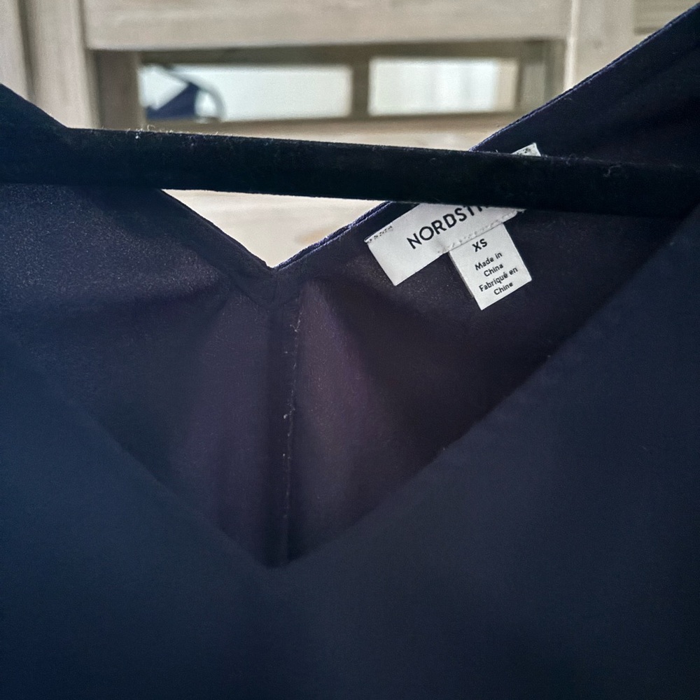 3 Halogen Nordstrom Deep Blue V-Neck Top - Picture 5 of 9
